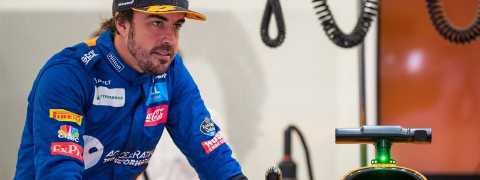 Fernando Alonso yeniden Renault'da